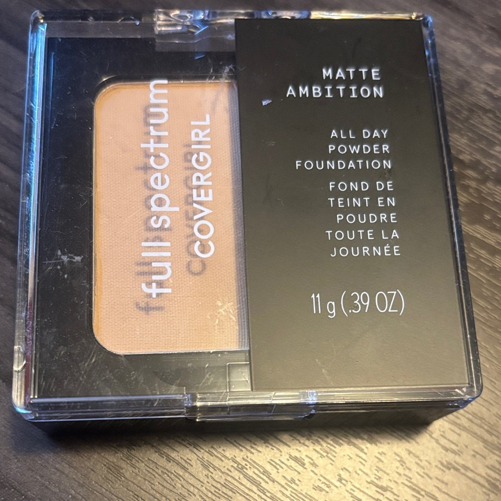 COVERGIRL Full Spectrum Matte Ambition Powder Foundation - Light neutral